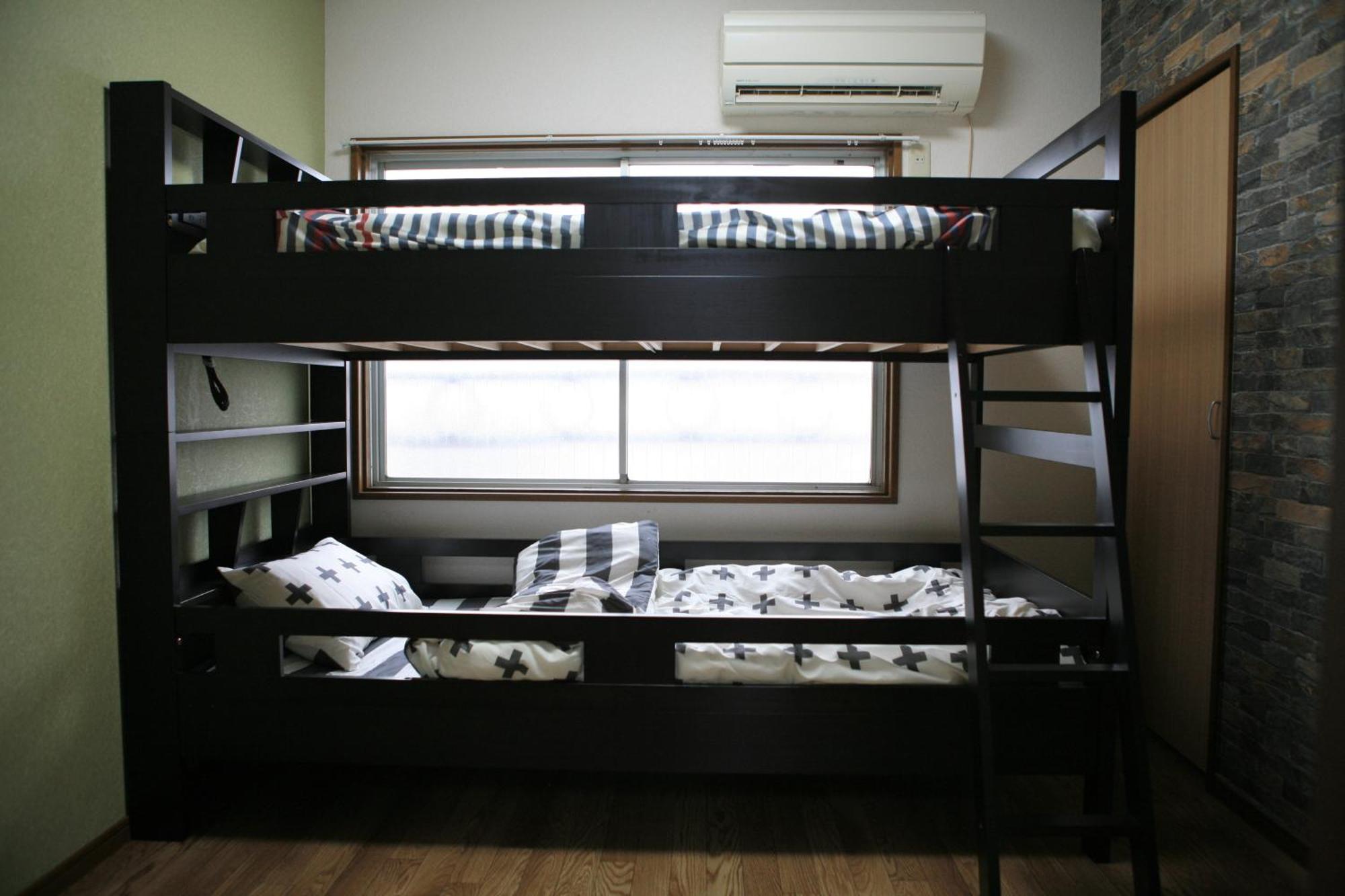 Maru House Wisma tamu Osaka